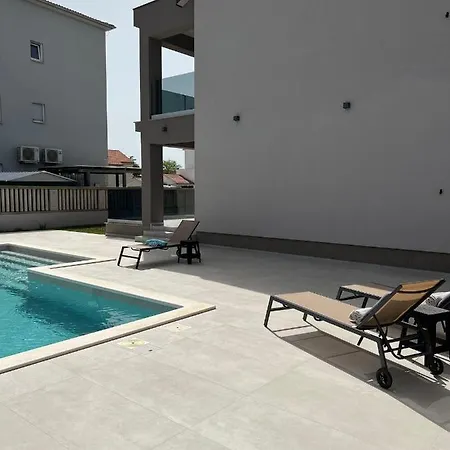 Villa Vida, - Bazen I Jacuzzi *
