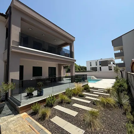 Vida, - Bazen I Jacuzzi Villa Medulin