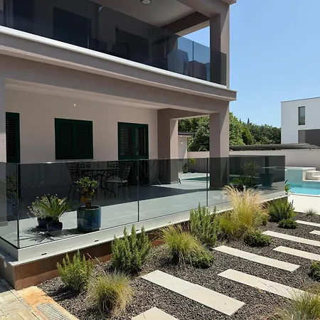 Villa Vida, - Bazen I Jacuzzi *