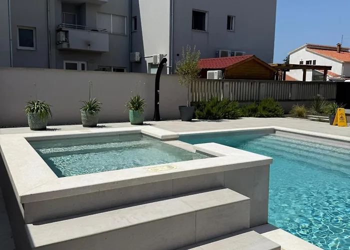 Vida, - Bazen I Jacuzzi Villa Medulin