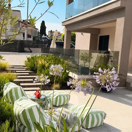 Vida, - Bazen I Jacuzzi Villa
